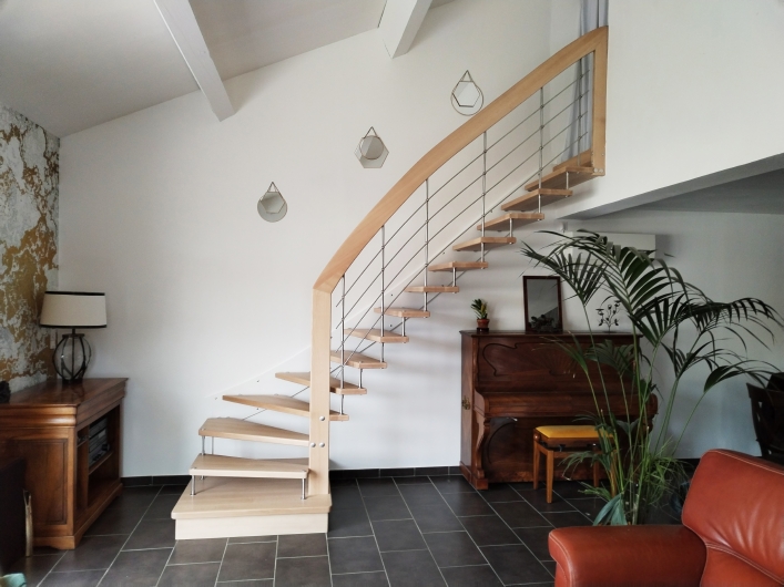 Escalier suspendu tournant rampe en inox-Treppenmeister